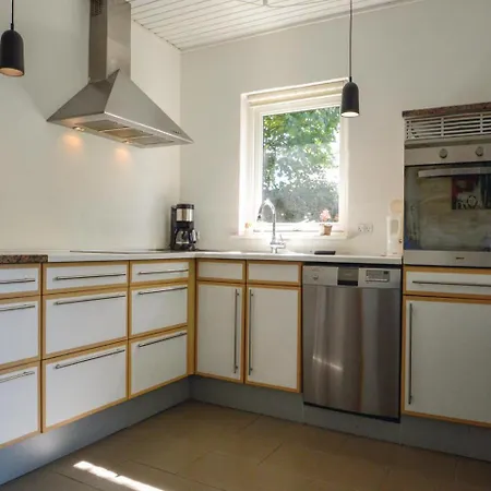 Feriehus Two-bedroom Holiday In Bjert