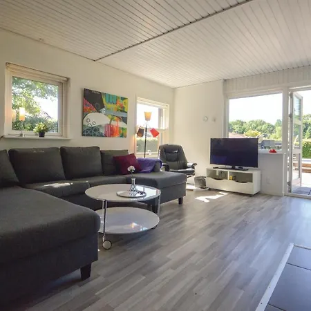Feriehus Two-bedroom Holiday In Bjert *