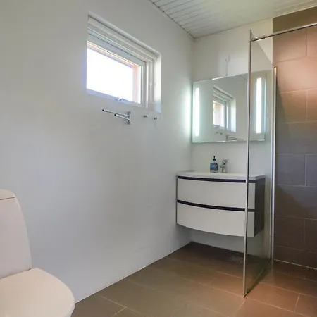 Feriehus Two-bedroom Holiday In Bjert *