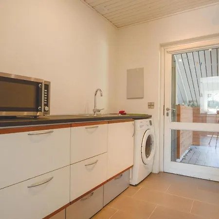 Feriehus Two-bedroom Holiday In Bjert Binderup Strand